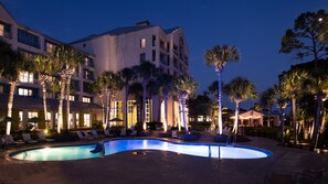 3 outdoor pools, pool umbrellas, pool loungers