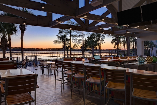 Poolside bar