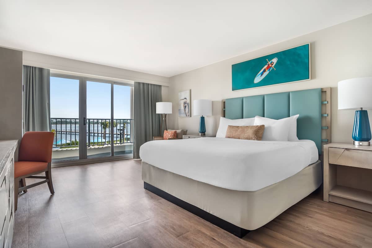 Premium bedding, in-room safe, iron/ironing board, WiFi (free)