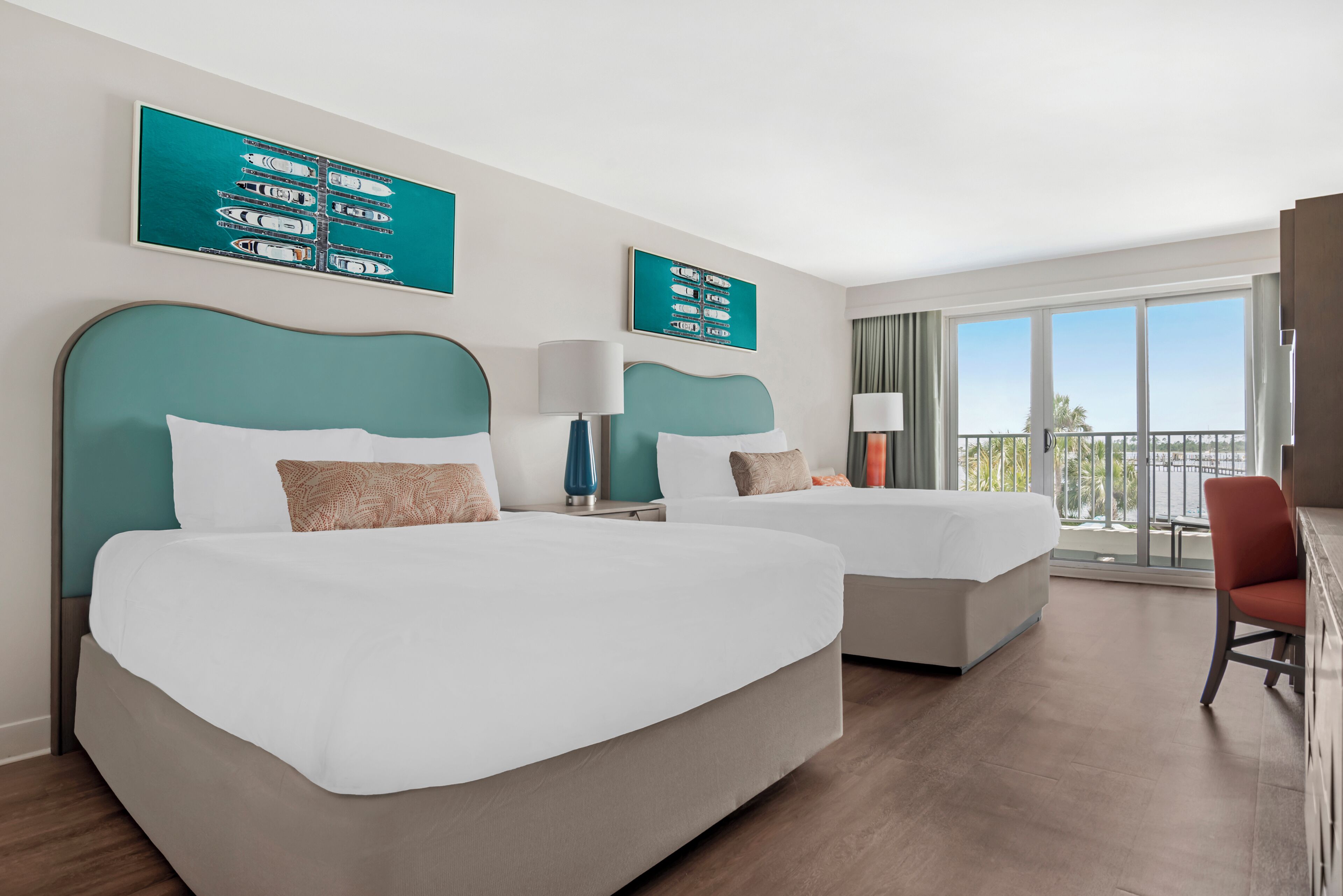 Premium bedding, in-room safe, iron/ironing board, free WiFi