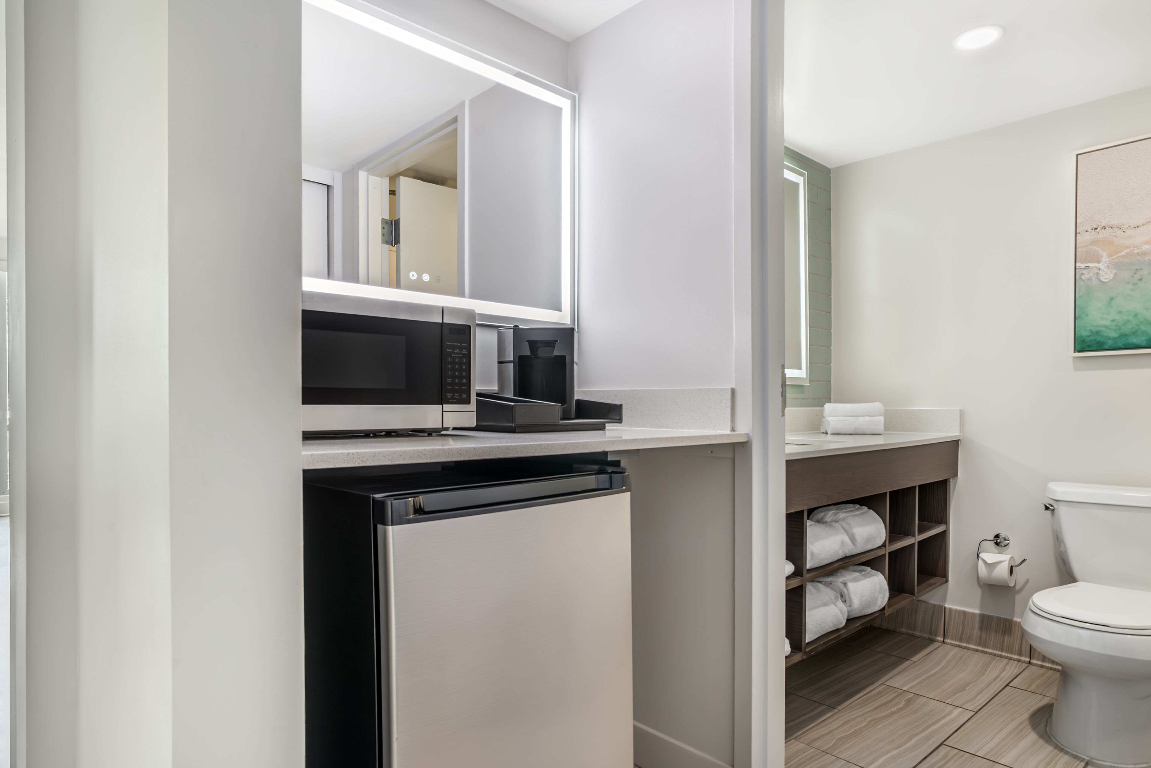 Studio Resort View with 2 Queen | Mini fridge