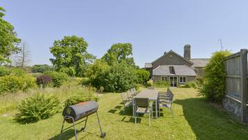 Cottage | Interior
