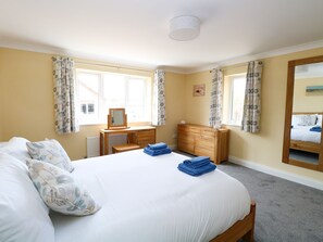4 bedrooms, individually decorated, individually furnished, free WiFi