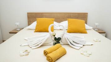 Studio (Studio Apartment with Terrace) | Cribs (surcharge)