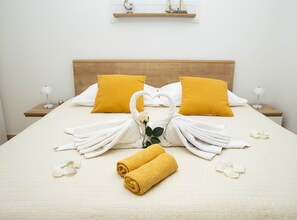 Studio (Studio Apartment with Terrace) | Babybetten
