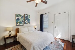 3 bedrooms, desk, iron/ironing board, travel cot