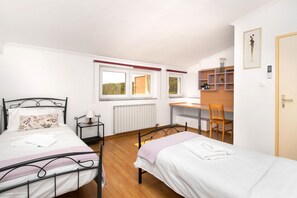 Villa | 5 bedrooms, in-room safe, iron/ironing board, free WiFi