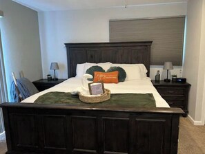 1 dormitorio, escritorio, tabla de planchar con plancha y wifi gratis