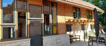 Air-conditioned vacation home in the countryside with shared pool - 3 stars