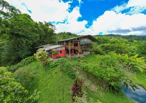 Front of property - Birds & Breakfast  (La Tigra)