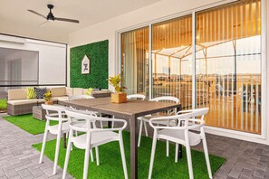 Outdoor dining