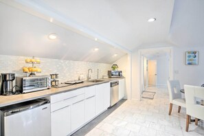 Fridge, microwave, dishwasher, coffee/tea maker - Elegant Connecticut Home: Fireplaces, Pet Friendly (Easton)