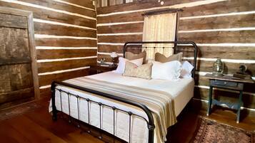 1 bedroom, bed sheets