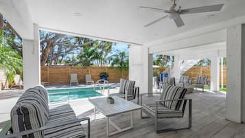 Luxury House | Terrace/patio