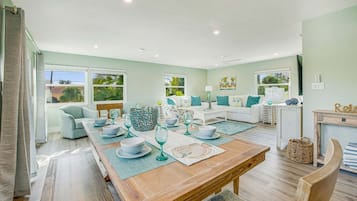 5224 Avenida Navarra, Siesta Key, FL W/Shared Pool | Dineren in de kamer