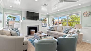 5230 Avenida Navarra, Siesta Key, FL W/Pool | Área de sala de estar