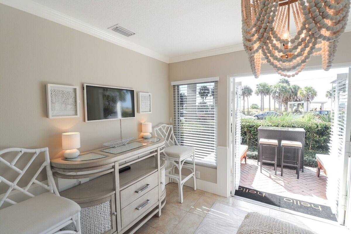 Luxe Coastal NO Pool | 2 bedrooms, iron/ironing board, free WiFi, bed sheets