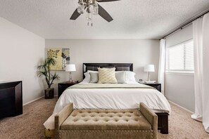 3 bedrooms, desk, iron/ironing board, travel crib