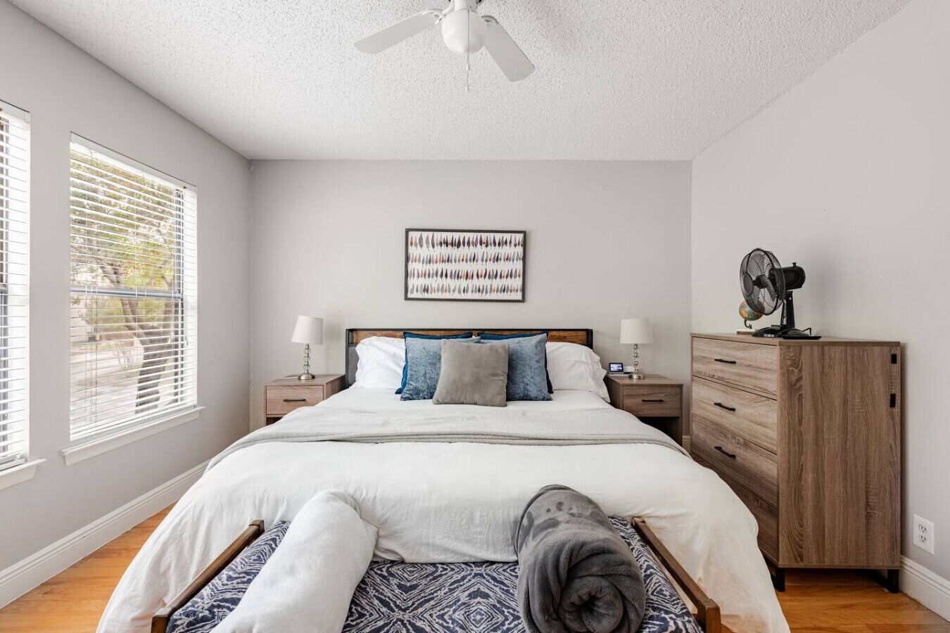 3 soveværelser, skrivebord, strygejern/strygebræt, weekendseng