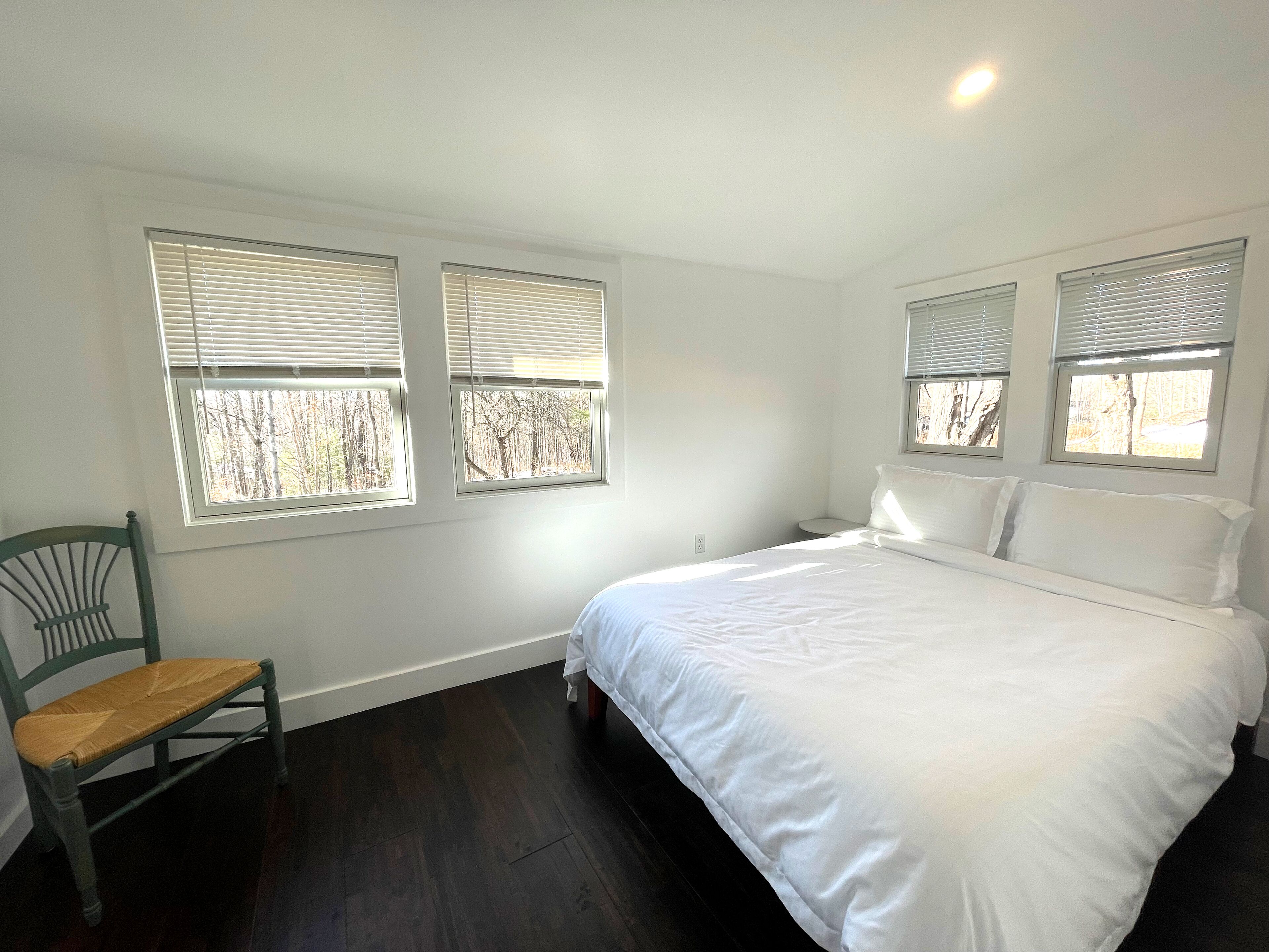 3 bedrooms, desk, free WiFi, bed sheets