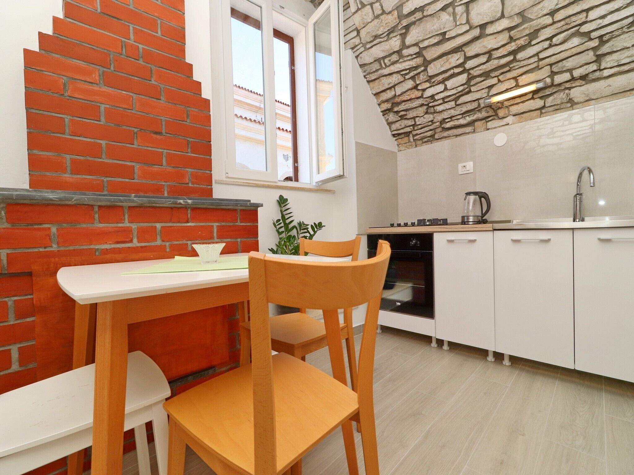 Fridge, oven, stovetop, electric kettle