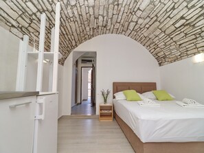 WiFi - Studio Joković - Studio Apartment with Terrace and City View (Vela Luka)