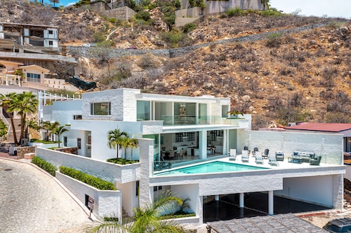 Bayview Villa @ Pedregal Cabo / 6 Bedroom 6.5 Bathrooms