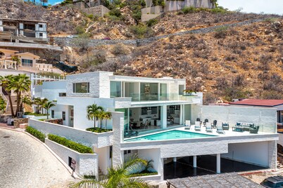Bayview Villa @ Pedregal Cabo / 6 Bedroom 6.5 Bathrooms