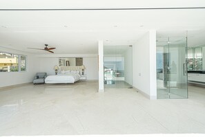 6 Schlafzimmer, Zimmersafe, Bügeleisen/Bügelbrett, kostenloses WLAN