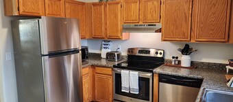 Cozy Retreat only 10 minutes from Whiskey Row and Court House Square.