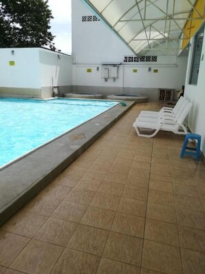 Outdoor pool - VACATION APARTMENT IN GOLDEN BEACH BUILDING (Tonsupa)