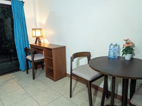 Double Room | Free WiFi, bed sheets