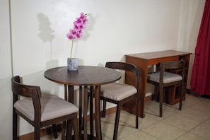 Single Room | Free WiFi, bed sheets
