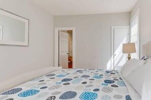8 habitaciones, tabla de planchar con plancha, wifi y ropa de cama 