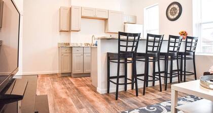 Beautiful Pittsburgh home-walkable area w parking
