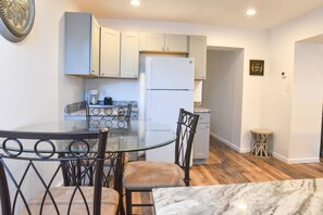 Dining - Mt Washington Gem-Near Views & Off Street Parking! (Pittsburgh)