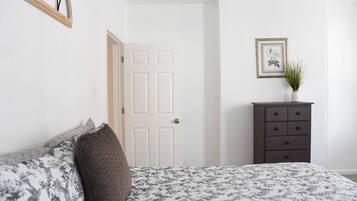 2 bedrooms, desk, iron/ironing board, travel crib