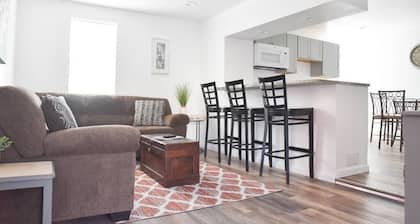 Mt Washington Gem-Near Views & Off Street Parking!