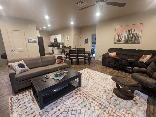 智能電視、DVD 播放機