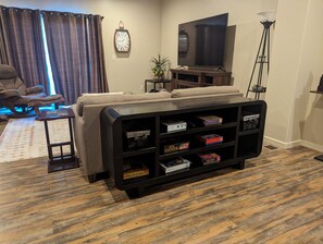 智能電視、DVD 播放機