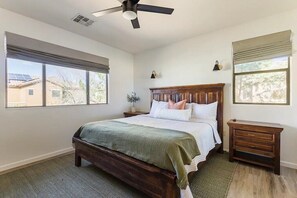 3 soverom, strykejern/-brett, wi-fi (inkludert) og sengetøy