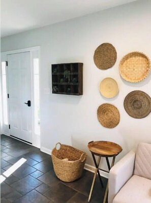 Interior - 10 Vineyards Within 10 Mi, EV charger & Mini Goats (Charlottesville)