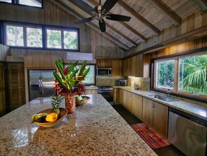 Fridge, microwave, oven, stovetop - White sand beach, 3 bedrooms house - walking distance to West End and West Bay (West Bay)