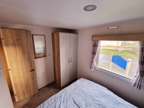 3 habitaciones y ropa de cama