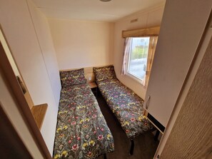 3 habitaciones y ropa de cama