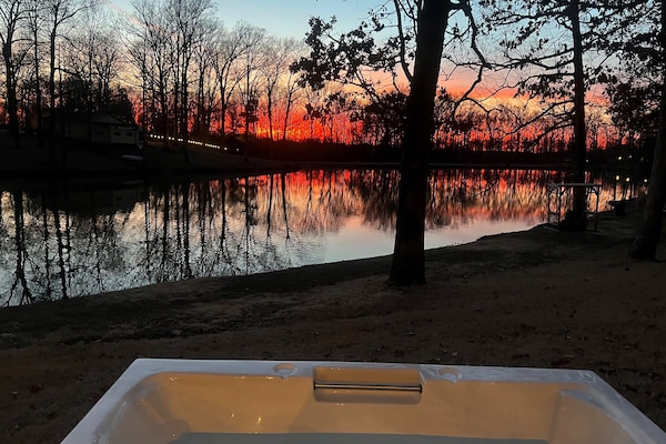 Breathtaking sunsets from the hot tub!