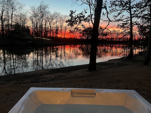 Lakefront Tiny Cabin with Hot Tub and Fire Pit