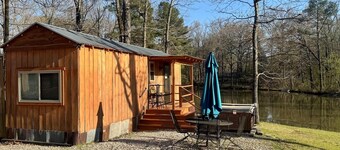 TinyLakeEscape near Oakland with hot tub