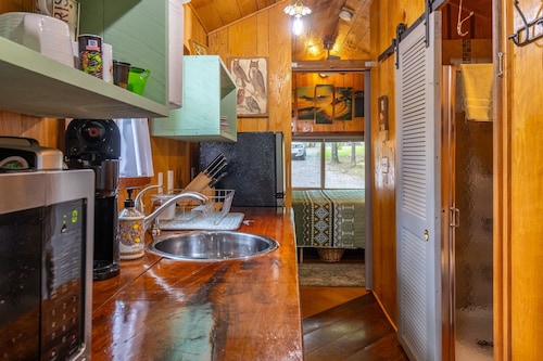 TinyLakeEscape,Hot Tub near Memphis