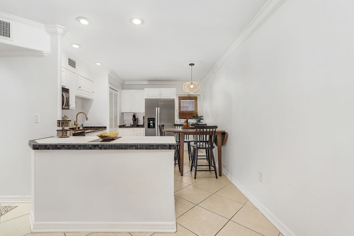 Photo 5 of Naples 2-BDRM Condo, SuperClean, Patio, Lake Park!